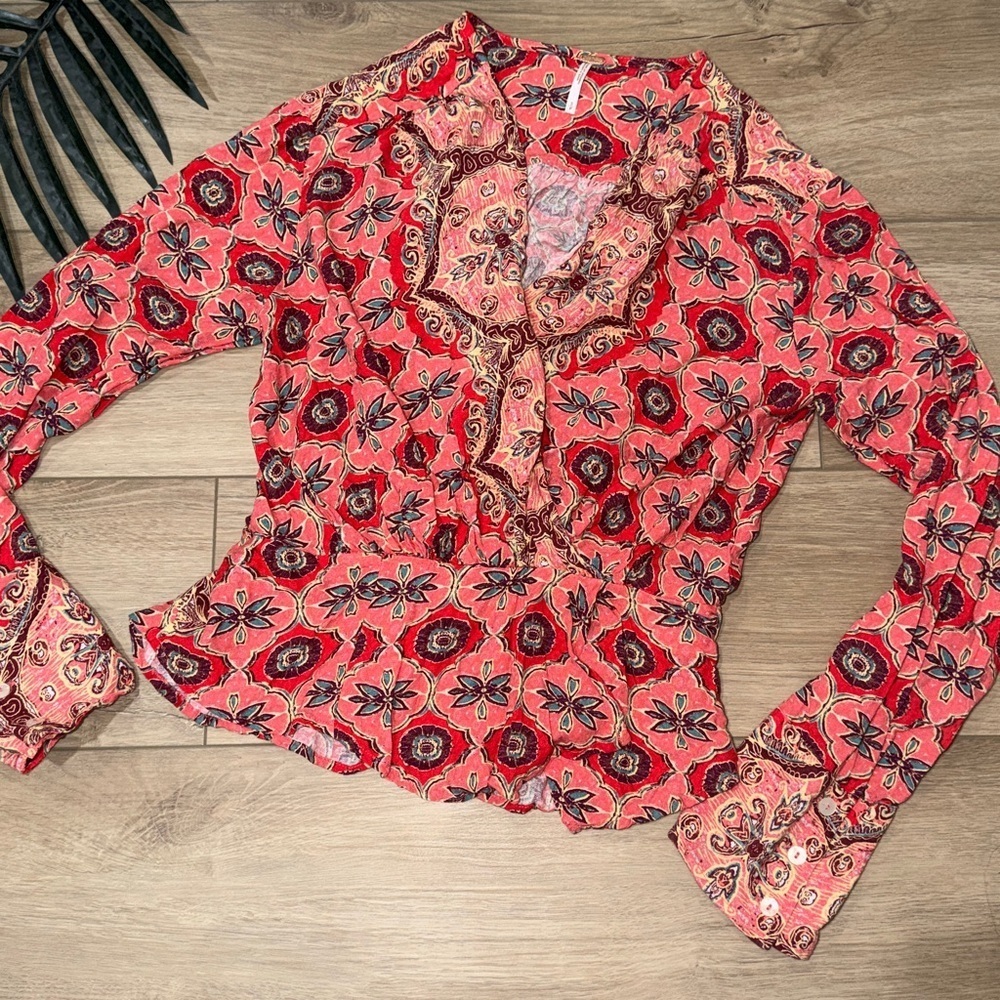 FREE PEOPLE Falling For You Top Hibiscus Combo Peplum Boho Wrap small - Picture 4 of 9